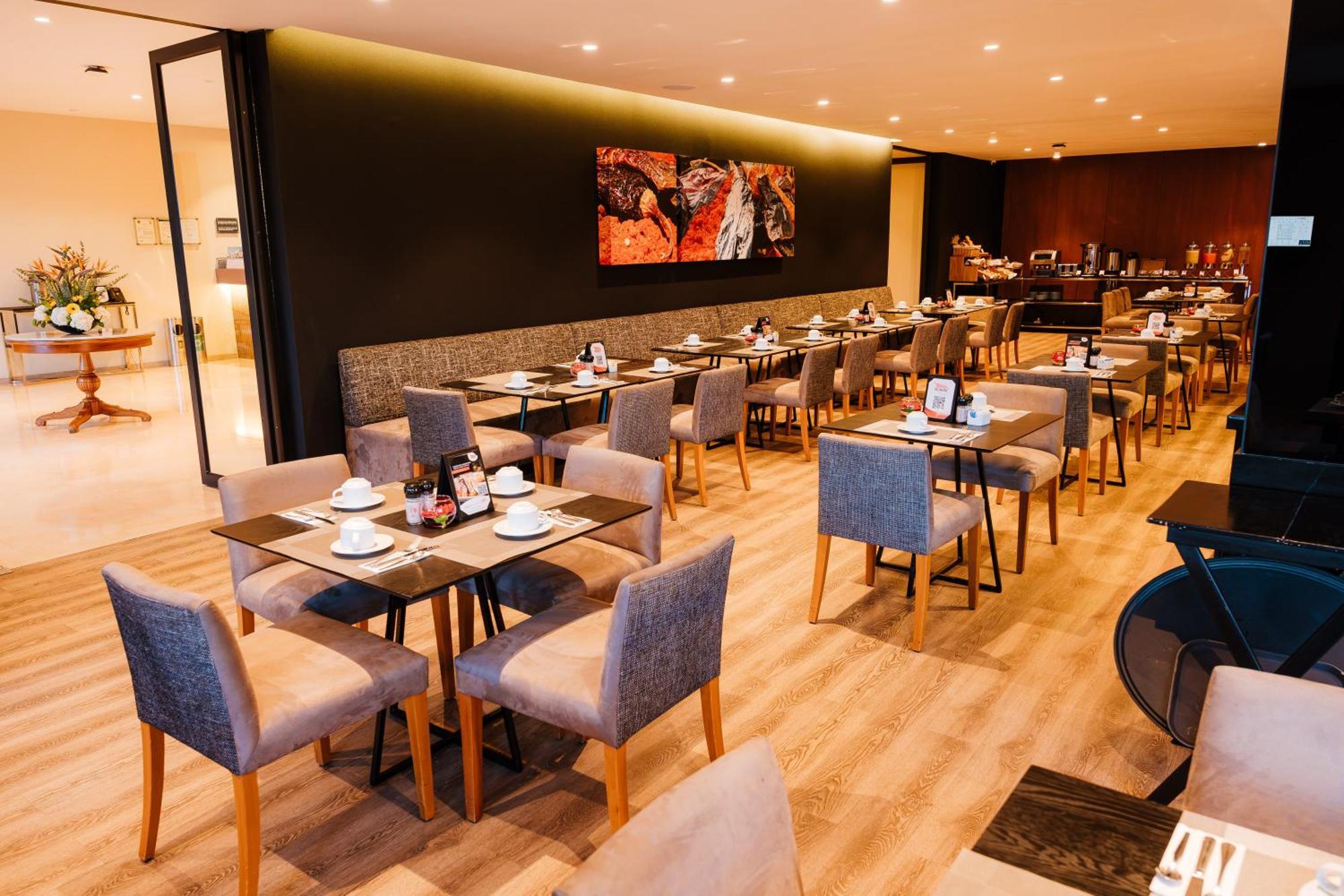 Wyndham Costa Del Sol Cajamarca Hotel Buitenkant foto