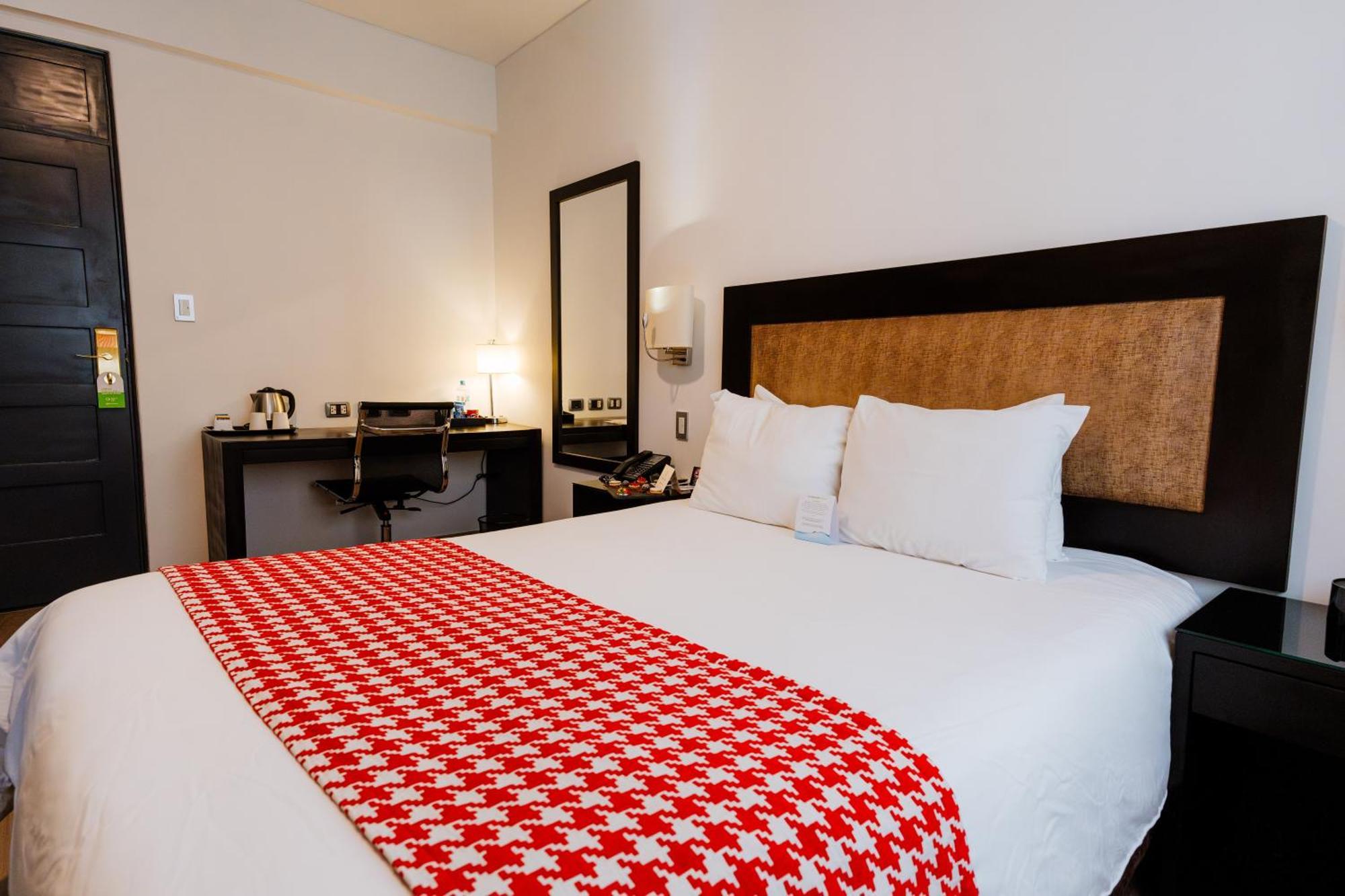 Wyndham Costa Del Sol Cajamarca Hotel Buitenkant foto